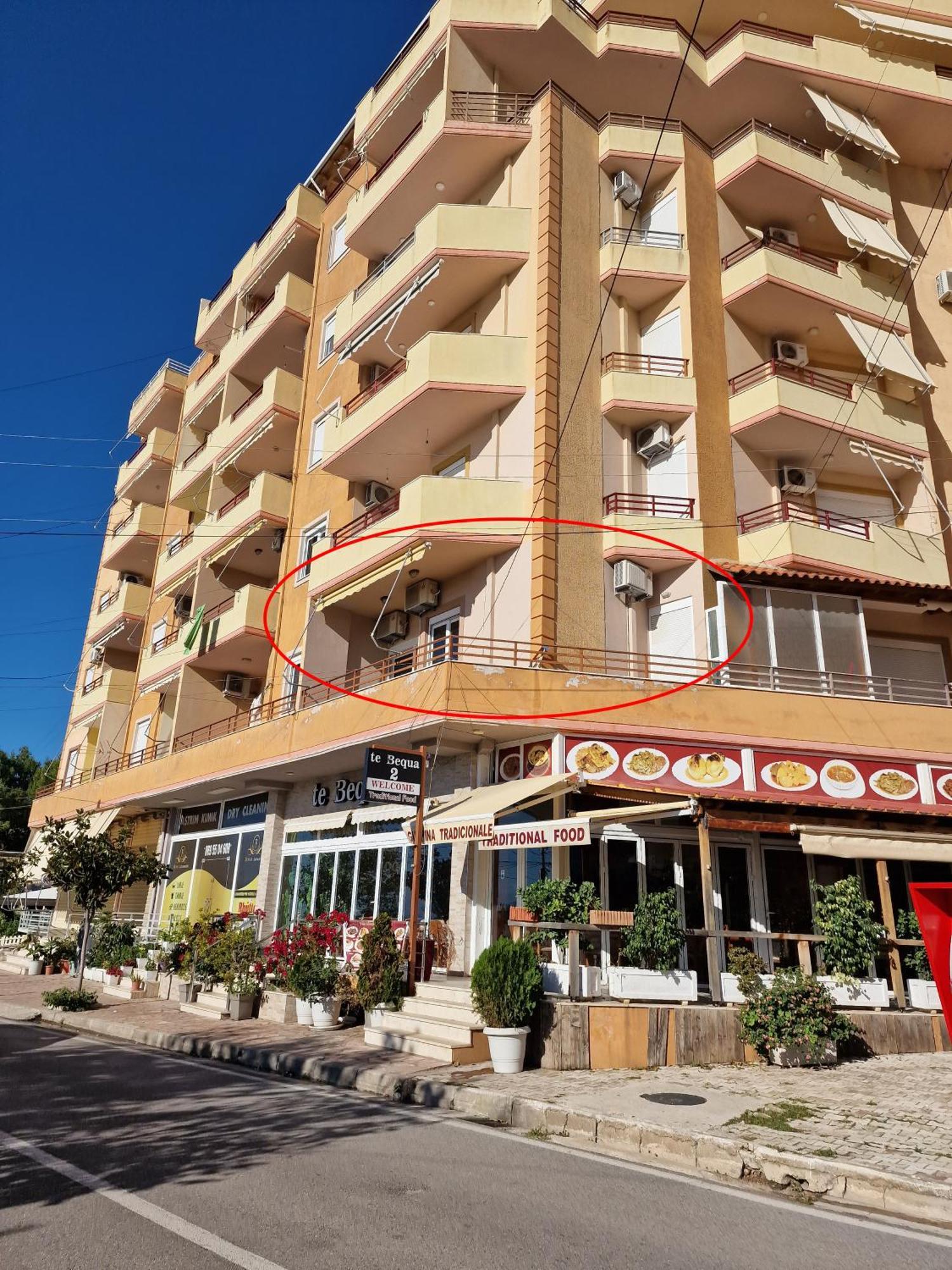Orange Corner Apartment Sarande Bagian luar foto